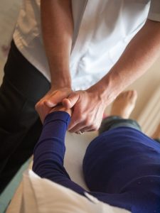 kiropraktika i bolovi u rukama